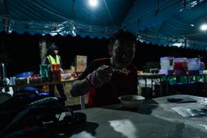 BIB: 
                            <button type="button" onclick="openModal(28154271)" class="btn btn-primary btn-sm float-right btn-popup" data-toggle="modal" data-target=".modal-high-quality">
                        <i class="fas fa-shopping-cart"></i> Add to Cart
                    </button>
                                            <button type="button" onclick="isThisMe(28154271, true)" class="btn btn-success btn-sm float-right btn-popup btn-isme hidden" data-toggle="tooltip" data-placement="bottom" title="นี่คือรูปของคุณใช่ไหม คลิกที่นี่เพื่อเอาเข้าอัลบั้ม">
                        <i class="fas fa-plus"></i> Add to album
                    </button>
                    <button type="button" onclick="isThisMe(28154271, false)" class="btn btn-warning btn-sm float-right btn-popup btn-isnotme hidden">
                        <i class="fas fa-ban"></i> Remove from album
                    </button>